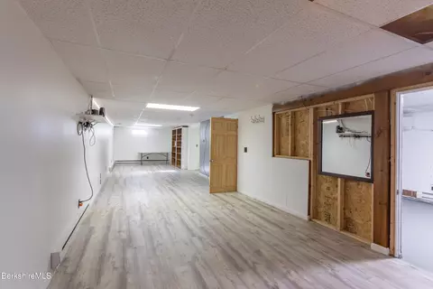 68 Howe Rd, Pittsfield, MA 01201 photo 29