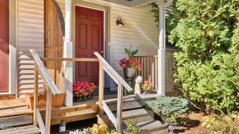 2 W Rose Ct #B-1, Great Barrington, MA 01230