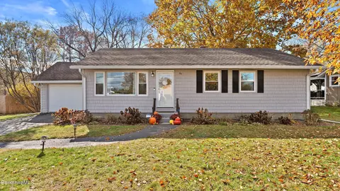 80 Mcintosh Dr, Pittsfield, MA 01201