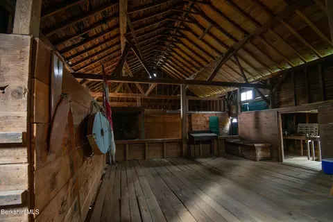 Entry Way - 2 Devon Rd, Stockbridge, MA 01262 photo 1 of 1