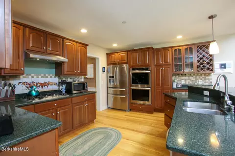 200 Easthampton Rd, Westhampton, MA 01027 photo 6