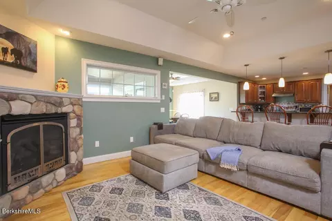 200 Easthampton Rd, Westhampton, MA 01027 photo 9