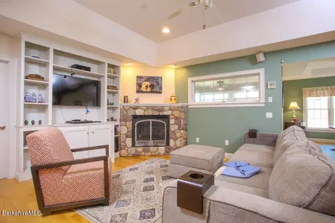 200 Easthampton Rd, Westhampton, MA 01027 photo 10