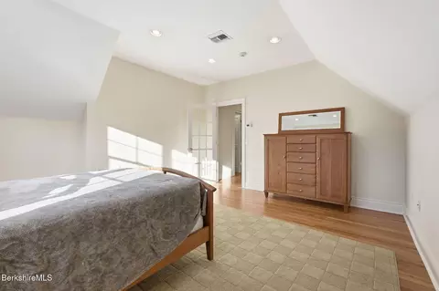 Bedroom - 4 Stoneledge Rd, Lenox, MA 01240 photo 8 of 8