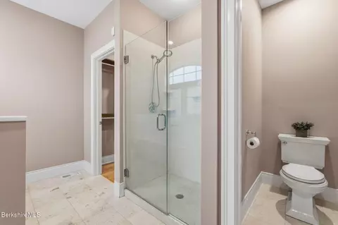 Bath - 4 Stoneledge Rd, Lenox, MA 01240 photo 2 of 8