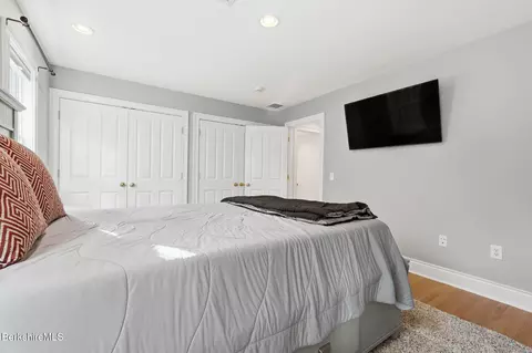Bedroom - 4 Stoneledge Rd, Lenox, MA 01240 photo 6 of 8