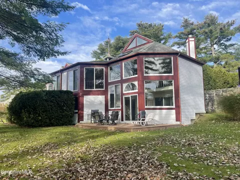 19 Hawthorne Road Rd #GH 8, Stockbridge, MA 01262