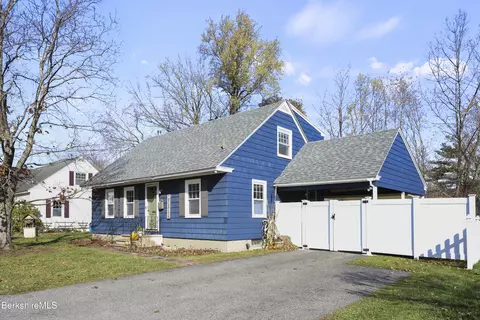 39 Lowden St, Pittsfield, MA 01201