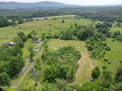 497 Gale Ave, Pittsfield, MA 01201
