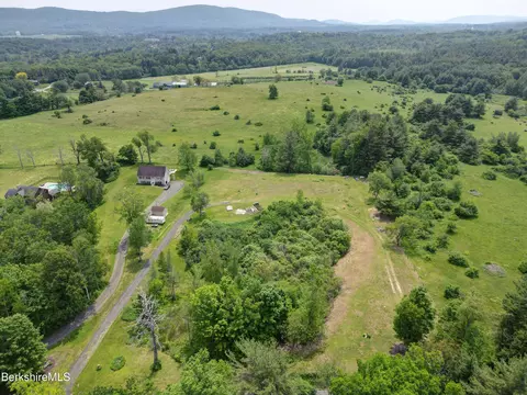 499 Gale Ave, Pittsfield, MA 01201