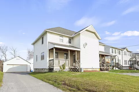 31-33 Apremont St, Adams, MA 01220