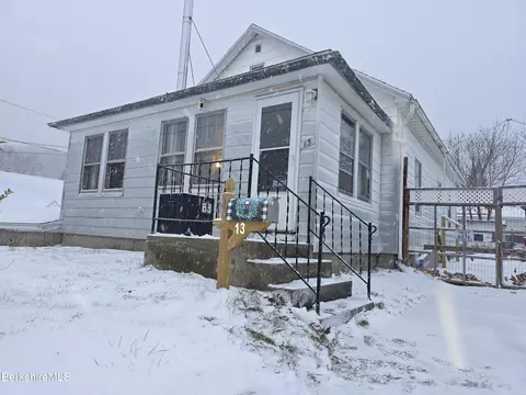 13 Water St, Adams, MA 01220