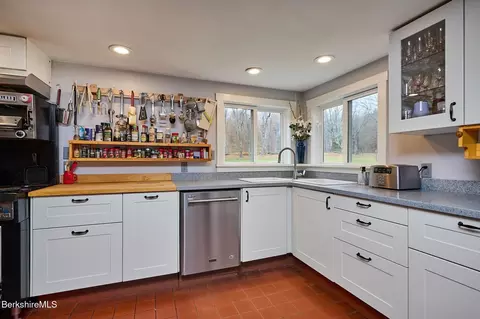 10 Maple St, Plainfield, MA 01070 photo 9
