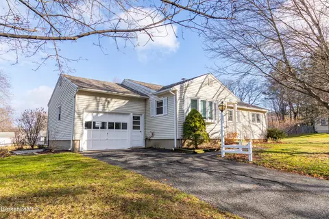 18 Pleasantview Dr, Dalton, MA 01226