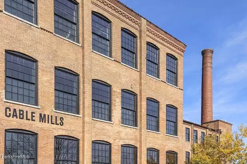 160 Water St #403, Williamstown, MA 01267