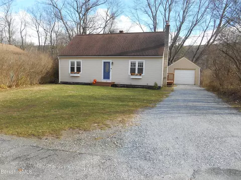 14 Glassworks Rd, Lanesborough, MA 01224