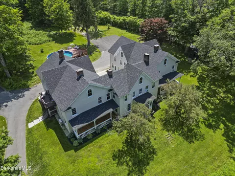 45 Forest St, Lee, MA 01238