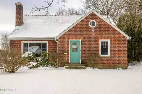 135 Allengate Ave, Pittsfield, MA 01201
