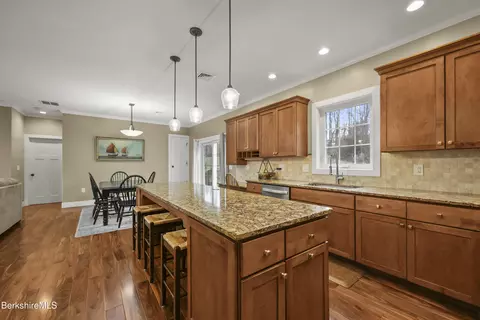 46 E Orchard Ter, Adams, MA 01220 photo 18