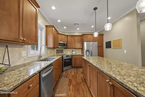 46 E Orchard Ter, Adams, MA 01220 photo 15