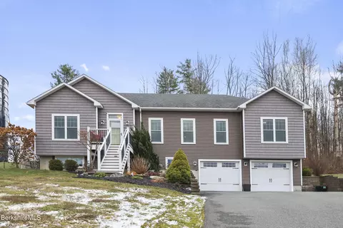 46 E Orchard Ter, Adams, MA 01220 photo 3