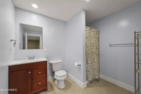46 E Orchard Ter, Adams, MA 01220 photo 33