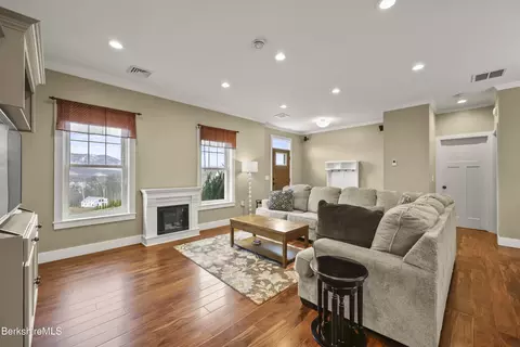 46 E Orchard Ter, Adams, MA 01220 photo 10