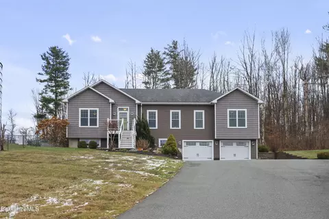 46 E Orchard Ter, Adams, MA 01220