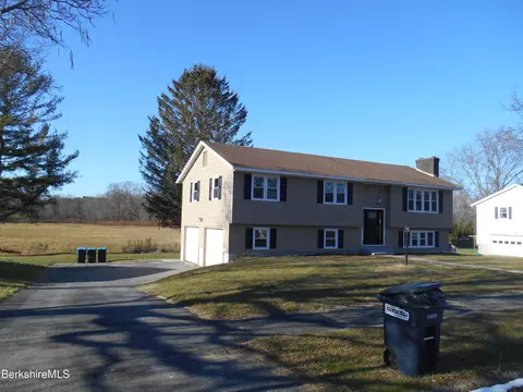 31 Eric Dr, Pittsfield, MA 01201