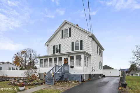 25 Calumet St, Pittsfield, MA 01201