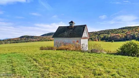 1130 East Rd, Richmond, MA 01254
