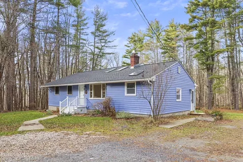 627 Lenox Rd, Richmond, MA 01254