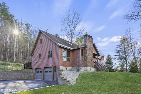 551 Tamarack Rd, Pittsfield, MA 01201