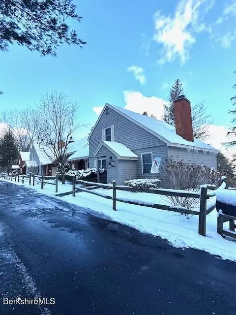 46 Corey Rd #46, Hancock, MA 01237