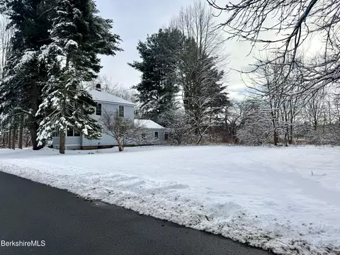 50 Grand Ave, Pittsfield, MA 01201