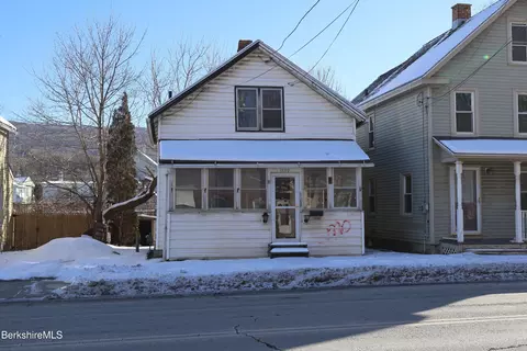 89 Columbia St, Adams, MA 01220