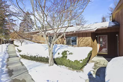 60 Churchill Crst, Pittsfield, MA 01201