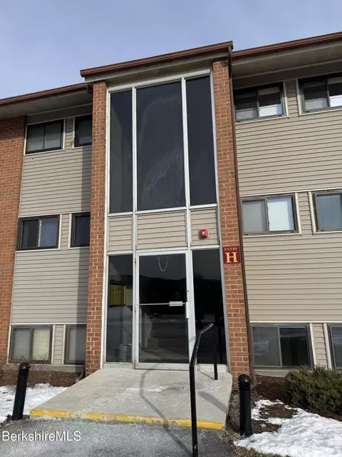 189 Stratton Rd, Williamstown, MA 01267
