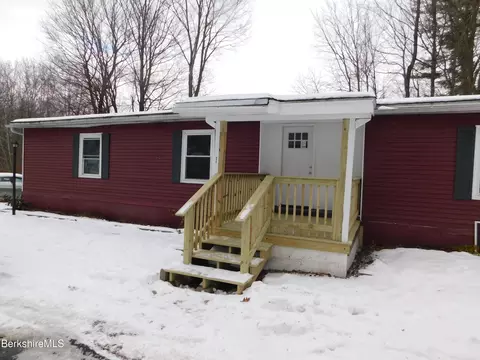 1 Lakewood Dr, Pittsfield, MA 01201