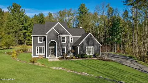 5 Eastbrook Ln, Pittsfield, MA 01201