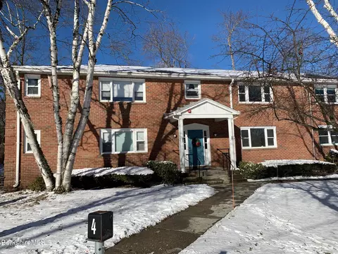 4 Morgan Mnr # 4, Lenox, MA 01240