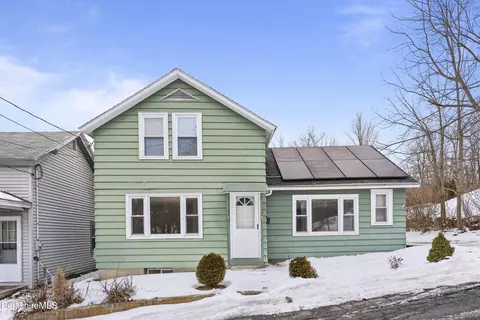 6 Meadow Ln, Adams, MA 01220