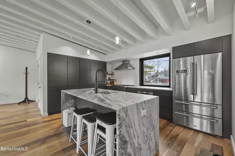 87 Maple St, Williamstown, MA 01267