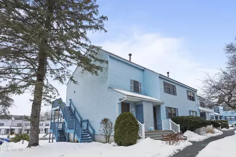 7 Rolling Hl #7-1, Lenox, MA 01240