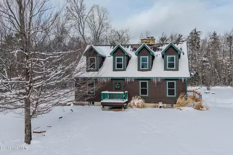593 Woodmere Rd, Becket, MA 01223