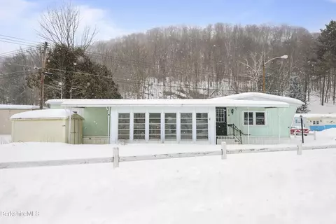 1 Pinnacle Ln, Adams, MA 01220