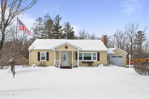 158 Eleanor Rd, Pittsfield, MA 01201