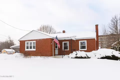 15 Longfellow Ave, Pittsfield, MA 01201