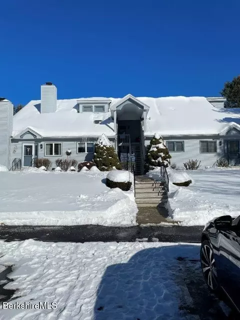 1 Pondview Dr #C3, Pittsfield, MA 01201