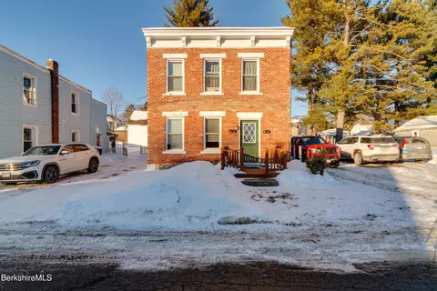 30 Edgewood Rd, Pittsfield, MA 01201